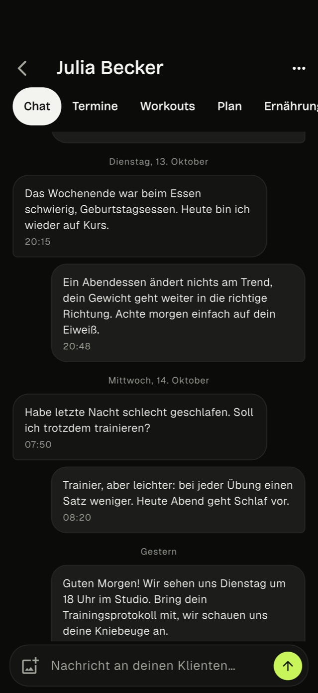 Ein:e Klient:in in der Kavi-Coach-App mit offenem Chat